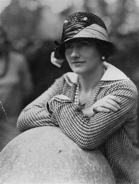 coco chanel in the 1920s|when was coco chanel founded.